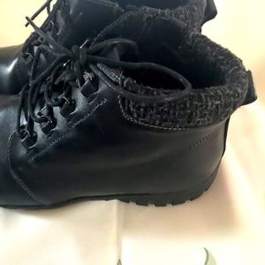 Propet by Delaney Black Leather Ankle Boot Size 9X (2E)